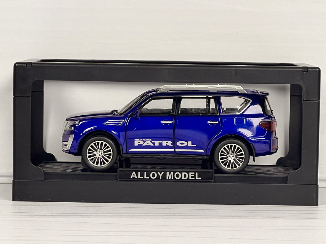 Toyota Land Cruiser LC300 Alloy Diecast Model (1:32 Scale)