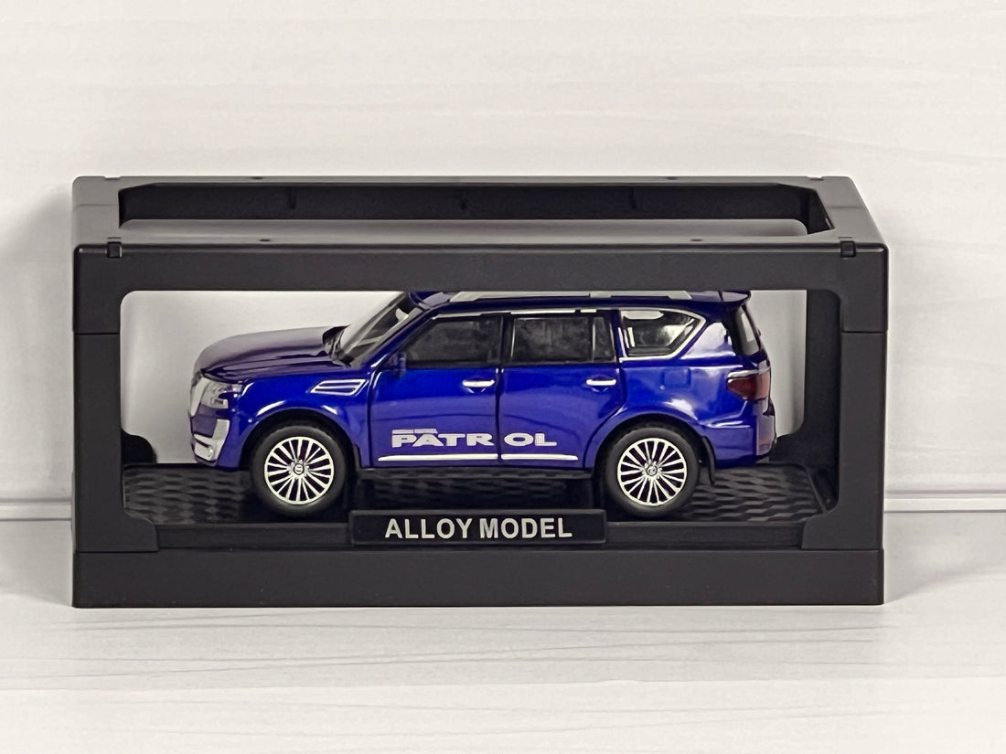 Toyota Land Cruiser LC300 Alloy Diecast Model (1:32 Scale)