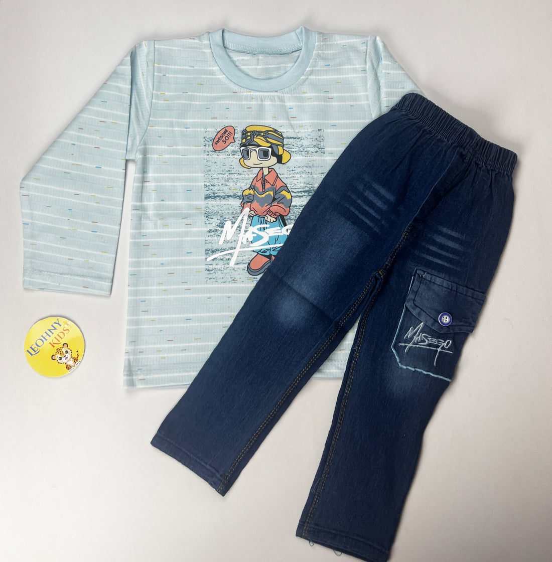 Boys’ 2-Piece Graphic Tee and Cargo Denim Set – Light Blue/Dark Wash