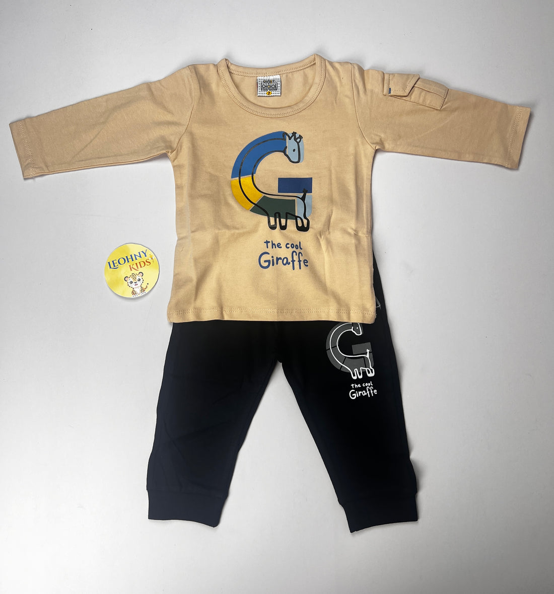 Boys 2 Pcs "The Cool Giraffe" Suit with Utility Sleeve Pocket (Full Sleeves)