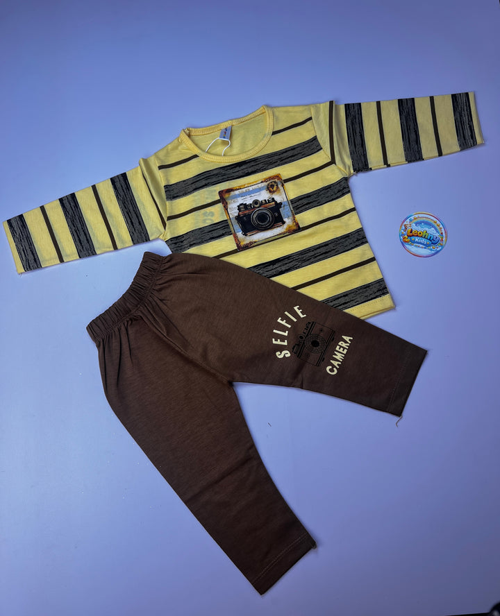 Selfie Camera Graphic Boys' 2-Piece Set – Long-Sleeve Striped Top & Joggers